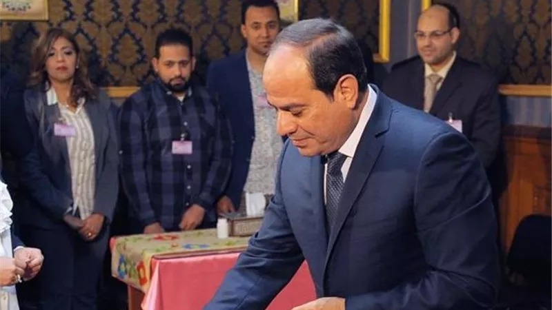 الرئيس السيسي يدلي بصوته في الانتخابات البرلمانية 2025