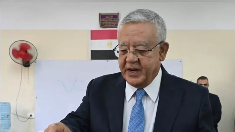 رئيس مجلس النواب حنفي جبالي يدلي بصوته في انتخابات 2025 ويدعو المواطنين للمشاركة الفعّالة