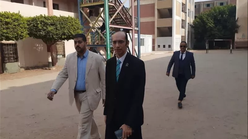 محمد عبد العزيز يدلي بصوته بالقليوبية ويؤكد أهمية المشاركة في انتخابات مجلس النواب 2025