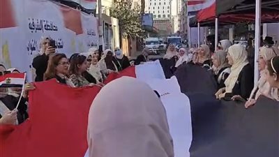 احتفالات كبيرة أمام اللجان الانتخابية بالشرقية في ثاني أيام الانتخابات البرلمانية 2025