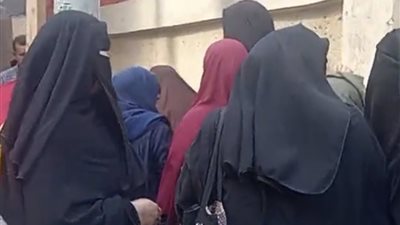 السيدات يتصدرن المشهد أمام اللجان الانتخابية بكفر الشيخ 