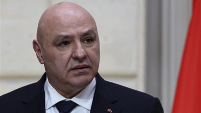 الرئيس اللبناني يطالب الاحتلال بوقف استهداف المدنيين والمسعفين 