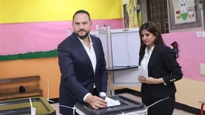 انتخابات مجلس النواب 2025.. عماد زيادة يدلي بصوته في التجمع الخامس
