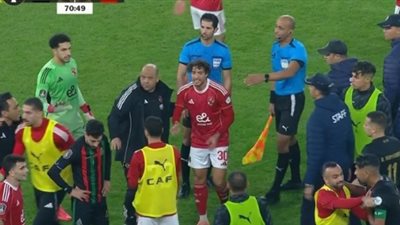 بعد مباراة الأهلي والجيش الملكي المغربي.. قرار عاجل من «الكاف» بشأن أحداث اللقاء