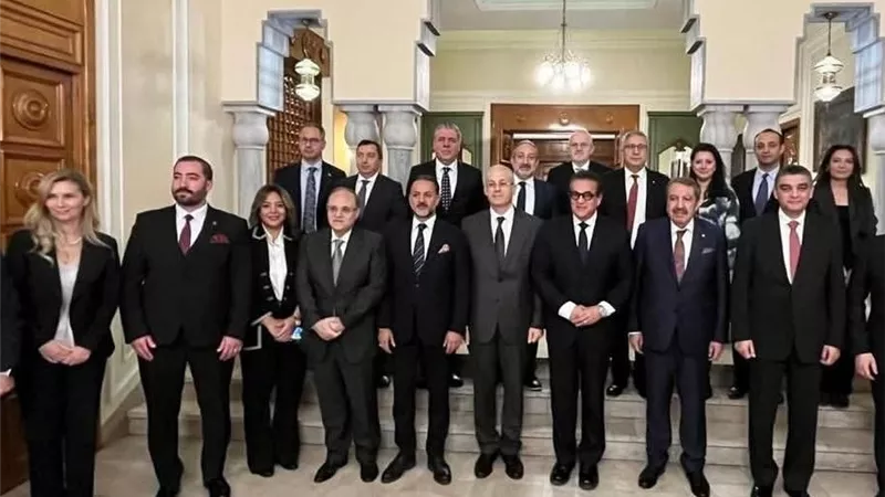 وزير الصحة يبحث الشراكات والاستثمارات مع اتحاد الغرف التركية لدعم البنية الصحية