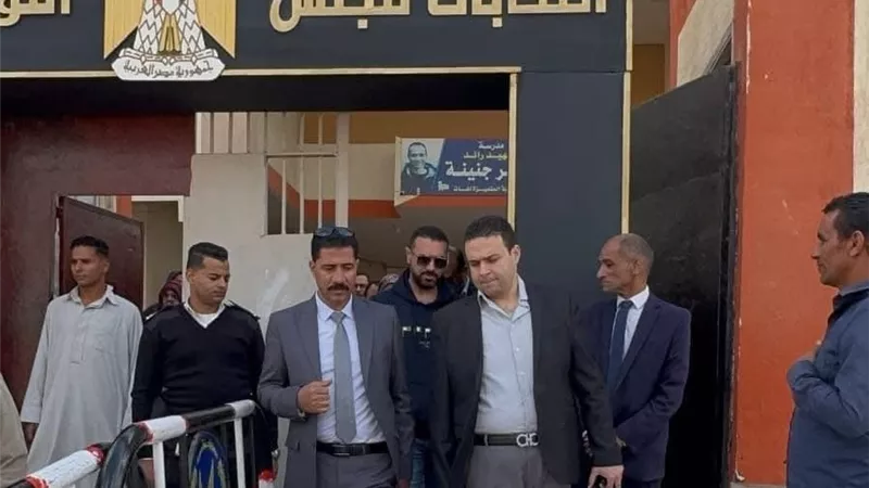 رئيس حزب العدل يواصل جولاته التفقدية لليوم الثاني من التصويت بلجان مدينة الشروق