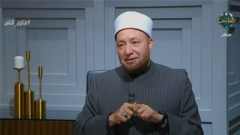 ما معنى الصلاة على وقتها؟.. أمين الفتوى يجيب