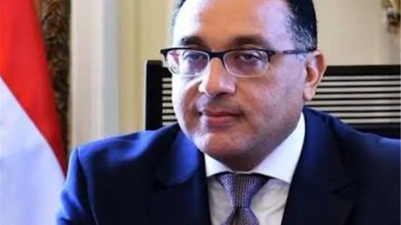 رئيس الوزراء يشيد بصبر المواطنين ويؤكد استمرار الإصلاحات مع نفي شائعات فيروس جديد