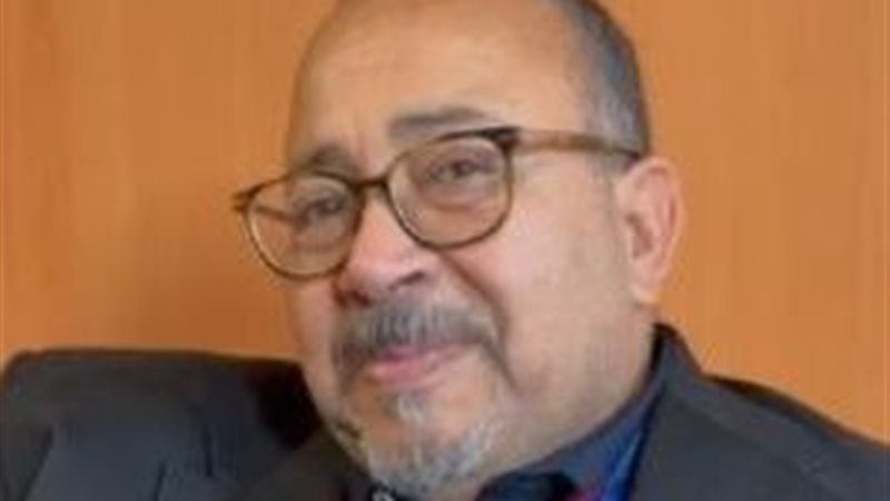 والمخرج محمد منير