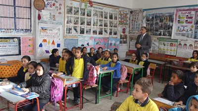 مدير تعليم الجيزة: لا تهاون في تطبيق لائحة الانضباط ومحاسبة من يخالف