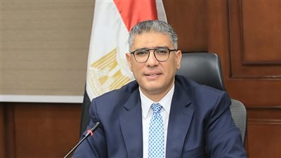 محافظ الجيزة يتابع حادث انهيار عقار بإمبابة ويوجه بإخلاء المباني المجاورة