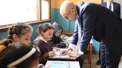  وزير التربية والتعليم يتفقد مدارس البدرشين والصف بالجيزة لمتابعة انضباط العملية التعليمية