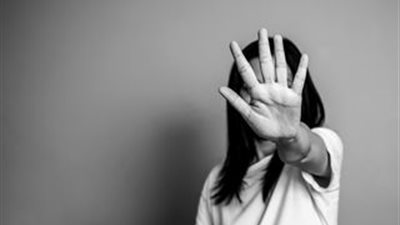  ضبط صاحب محل لبيع الإندومي بتهمة التعدي على تلميذة أمام مدرسة بمنيا القمح