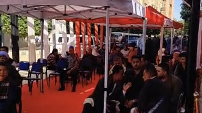 توافد المواطنين على اللجان الانتخابية بمركز الفتح للمشاركة في انتخابات النواب 