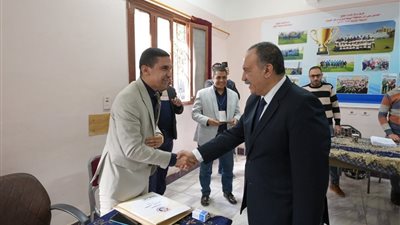 محافظ أسيوط يتفقد لجان الدائرة الثالثة.. ويؤكد المشاركة واجب وطني وحق للمواطنين