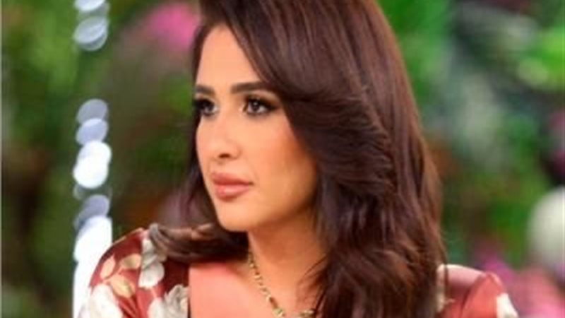 ياسمين عبد العزيز