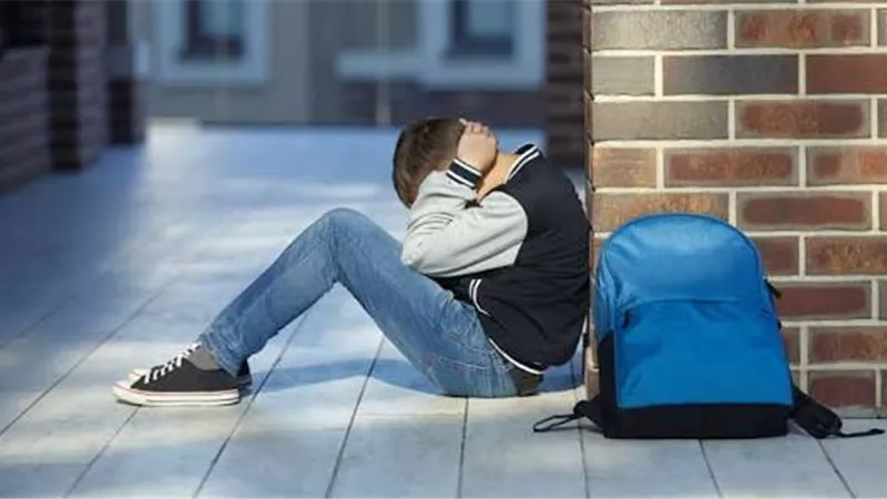 العنف يجتاح الفصول.. لماذا تحولت المدارس إلى ساحة صراع يومي؟ 