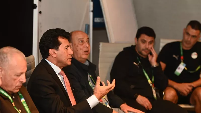  كأس العرب.. وزير الرياضة وأبو ريدة يتفقدان بعثة المنتخب المصري قبل مواجهة الكويت
