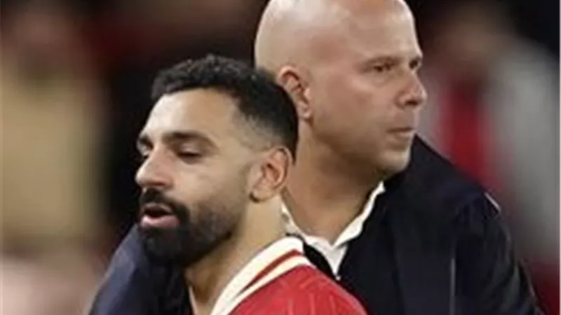 سلوت: تجاوزت أزمتى مع محمد صلاح وتنتظره مباريات كبيرة مع منتخب مصر