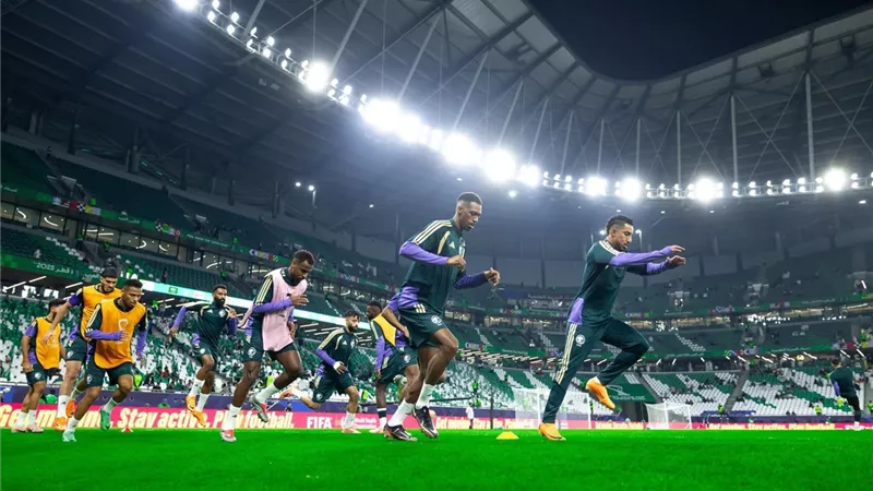 تعادل سلبي بين منتخب السعودية ومنتخب عُمان في الشوط الأول لكأس العرب