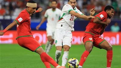 بـ10 لاعبين.. المغرب يتعادل مع عمان في كأس العرب