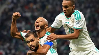 كأس العرب.. الجزائر تهزم العراق بثنائية ويتأهلان إلى الدور الثاني 