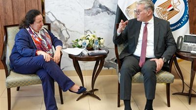  محادثات مع البنك الأوروبي لإعادة الإعمار والتنمية لبحث تعزيز التمويل والاستثمار في قطاعي البترول والتعدين