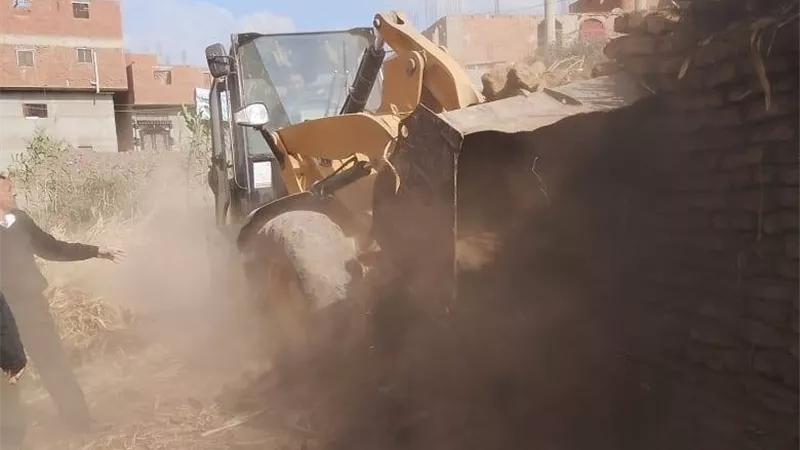 إزالات فورية لحالات تعد على الأراضي الزراعية والبناء المخالف بالمنوفية