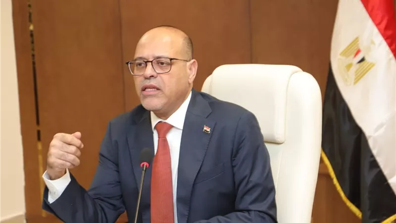 وزير العمل يبحث مع الصحة معايير وضوابط تدريب وتأهيل مساعد الخدمات الصحية