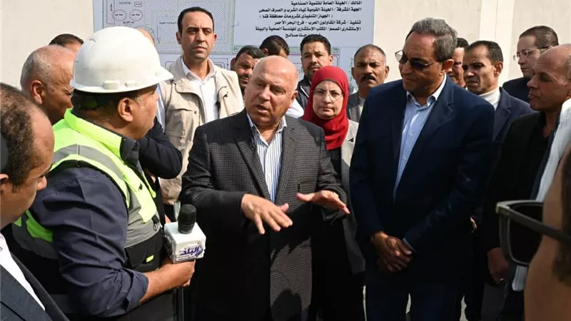 الوزير: العمالة هي عماد أي صناعة والداعم الرئيسي لاستدامتها 