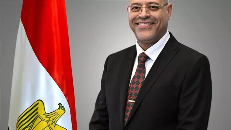 وزير العمل يبحث مع ممثلي الصحة والنقابة تطوير معايير مهنة مساعد خدمات صحية