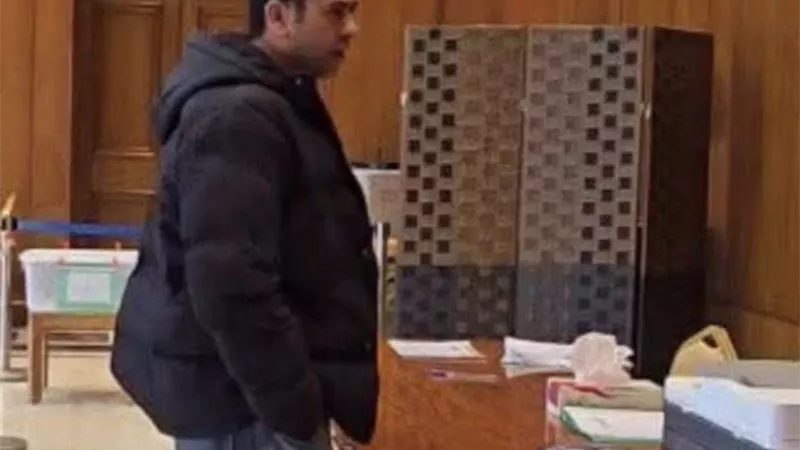لليوم الأخير المصريين في الخارج يدلون بأصواتهم في دوائر مجلس النواب المُلغاة 