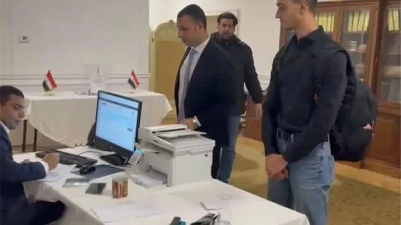  السفارة المصرية في أثينا تستقبل الناخبين للتصويت في الدوائر الملغاة لليوم الثاني