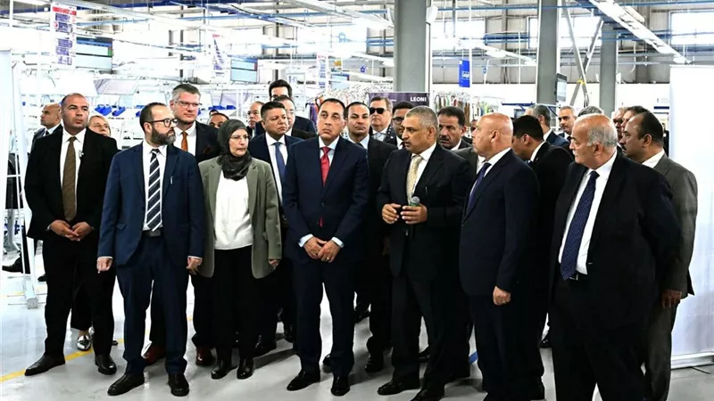 «سيارات المستقبل تصنع في بدر».. مدبولي يفتتح مصنع ليوني الجديد