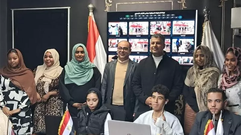 وفود دولية تزور غرفة العمليات المركزية بمجلس الشباب المصري 