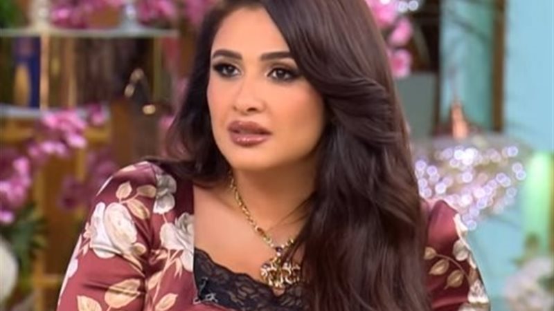 ياسمين عبد العزيز