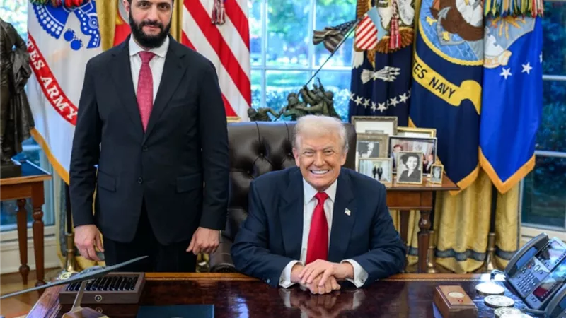 الرئيس الأمريكي يبريء نظيره السوري من قتل الجنود الأمريكيين بتدمر