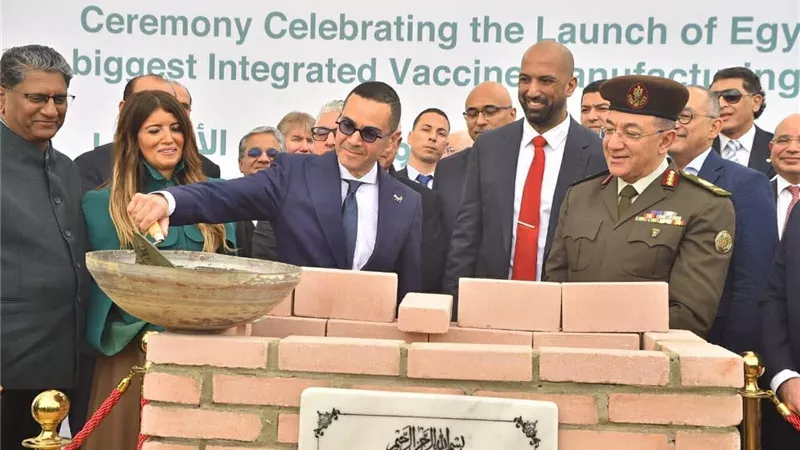 وزير الاستثمار والتجارة الخارجية يشارك في وضع حجر الأساس لمصنع جينفاكس إيجيبت بقناة السويس