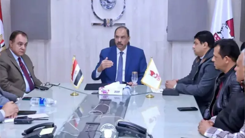 غرفة العمليات الرئيسية بسوهاج تتابع سير العملية الانتخابية في الدائرة السابعة بـ