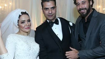 مصطفى أبو سريع يعلن انفصاله عن زوجته رسميا