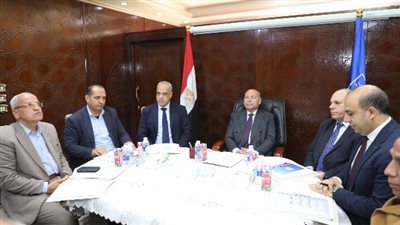 محافظ القاهرة يترأس اجتماع مجلس إدارة هيئة النظافة والتجميل 