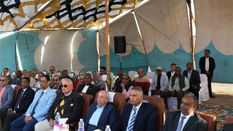محافظ أسوان ونقيب المهندسن يضعان حجر الأساس للنادى الإجتماعى لنقابة المهندسين بأسوان 