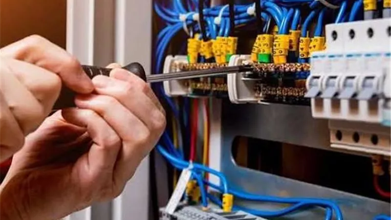 خلال 24 ساعة..تحرير 3 آلاف قضية سرقة كهرباء