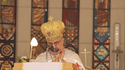 بطريرك الكنيسة الكاثوليكية يحتفل بعيد الميلاد المجيد 