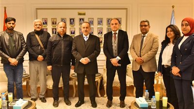 محافظ أسيوط يختتم مباحثاته مع وفد شركة هندية لبحث توطين تكنولوجيا حديثة في رصف الطرق