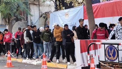 توافد المواطنين على اللجان الانتخابية بالإسكندرية للمشاركة في انتخابات النواب 
