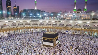 بعثة الحج تطلق نداءً عاجلاً للحجاج بعرفات لمواجهة الطقس الحار