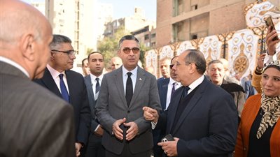 وزير التموين ومحافظ الجيزة يفتتحان سوق «اليوم الواحد» بشارع فيصل