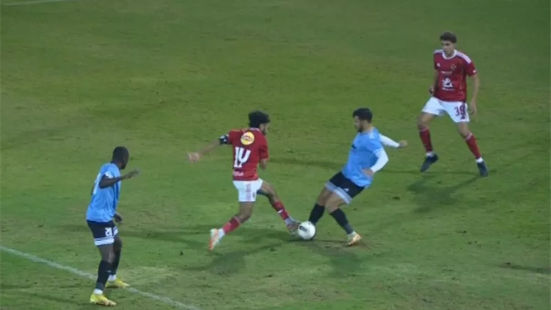 «حمزة علاء» يزين قائمة الأهلي استعدادًا لمواجهة فاركو في كأس العاصمة 