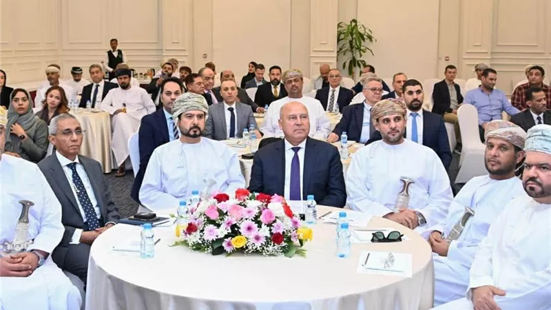 كامل الوزير  يشارك بفعاليات منتدى الأعمال المصري العماني بالعاصمة مسقط